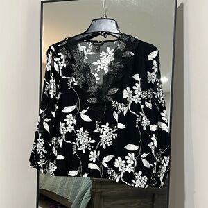 Express: Size Small, Black/White Floral Blouse